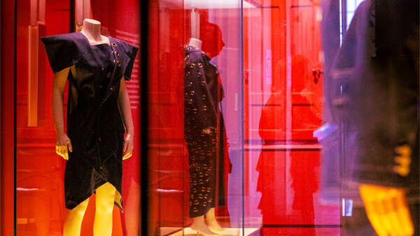 Visites commentées "Infiniment bleu" en LSF