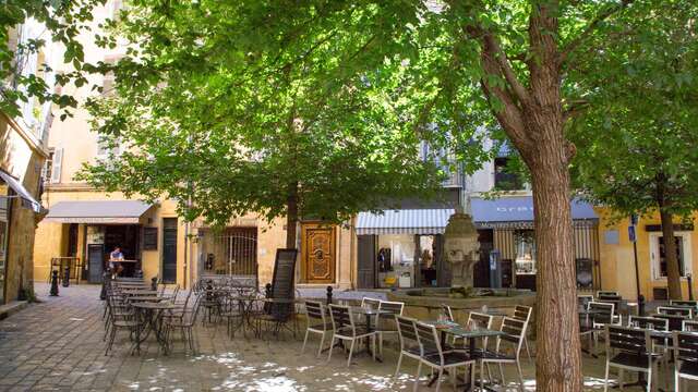 Place des Trois Ormeaux