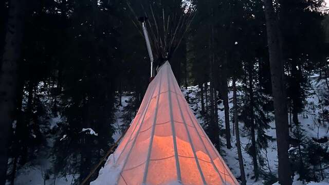 Randonnée nocturne et repas en tipi