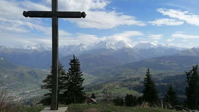 Croix de Tête Noire - sentier pédestre