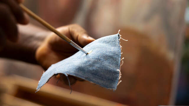 Démonstration de confection de lampes sur pied en tissu