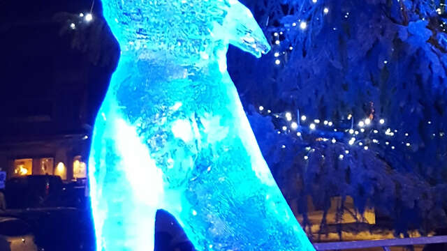 Démonstration de sculpture sur glace hydrique
