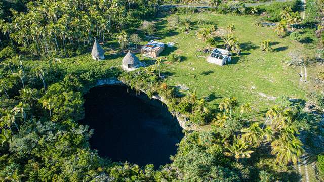 Hanawa Blue Hole