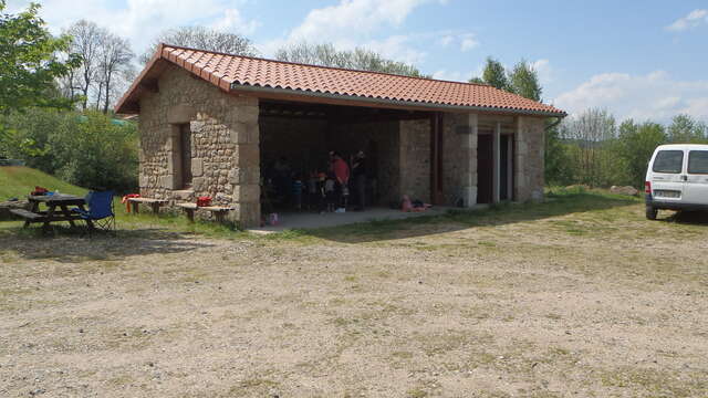 Aire de pique-nique - étang de pêche les Champas