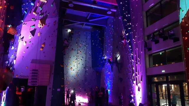 Soirée escalade : grimper à la frontale