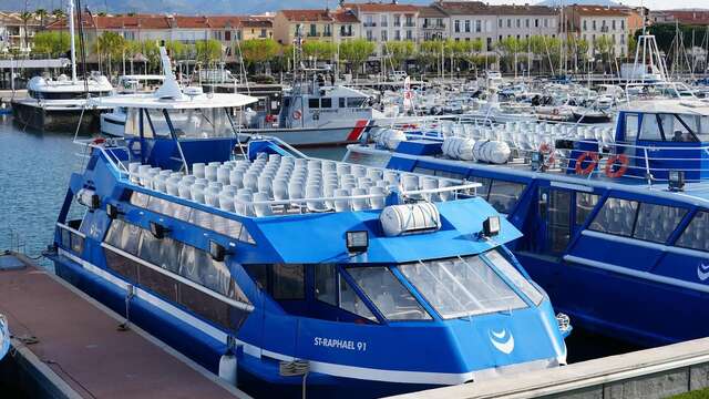 Transport maritime Saint-Tropez by les Bateaux Bleus