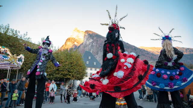 Parade / déambulation de monstres d'Halloween