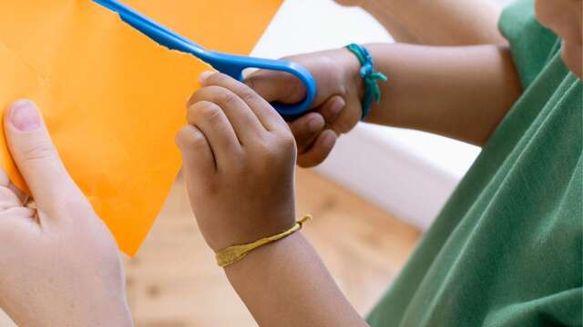 Atelier découpage grenouille fripouille