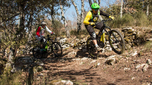 Etappe 9 : Fontaine-de-Vaucluse/Mérindol: Überquerung des Vaucluse mit dem e-bike