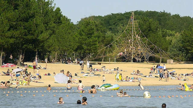 Sablières park bathing area