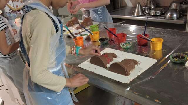 Ateliers Moulage pour les Enfants à la Chocolaterie Castelain