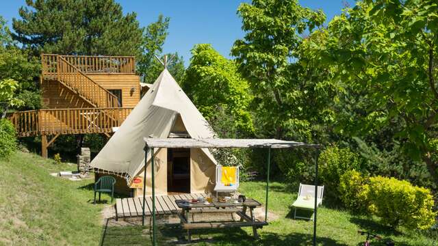 Les Bois du Châtelas - Hébergements insolites - Chalet sur pilotis - Tente Nature - Cabane