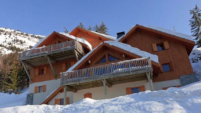 Chalet ETERLOU 20 à 25 lits - 9 chambres avec salle de bain individuelle-250m à ski du télécabine-retour à ski / Domaine skiable Alpe d'Huez