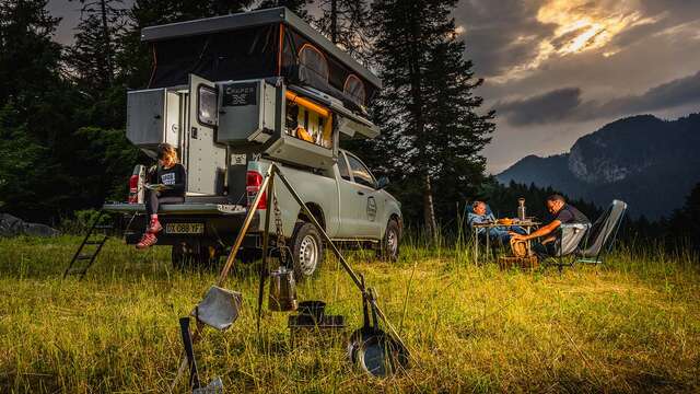 Nuit "Le Bivouac" dans une cellule aménagée, en pleine nature