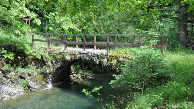 Randonnée pédestre sentier d'interprétation vers Notre Dame des Fontaines