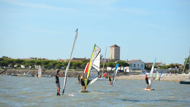 Cursos de vela en el CNPA de La Flotte