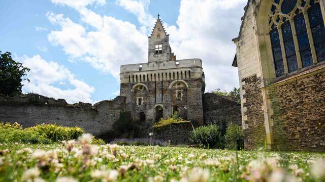 Chasse aux œufs au Château du Plessis-Macé