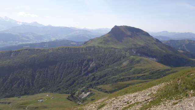Le col de Niard depuis le Peray – sentier pédestre
