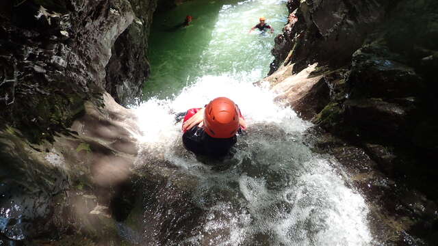 Canyoning thrills: duration 2h30 - Montmin
