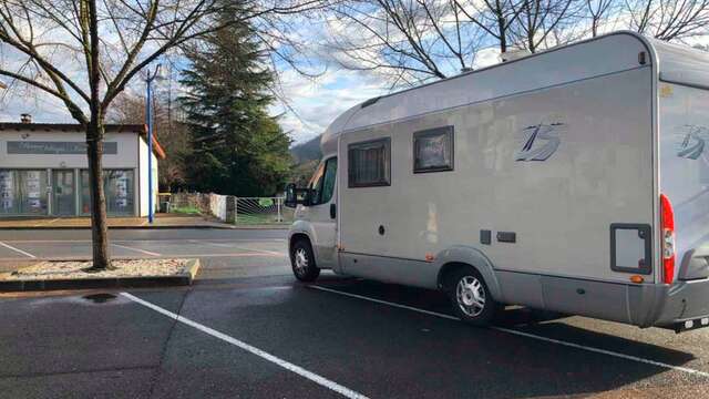 Aire de stationnement pour camping cars à Montaigu de Quercy