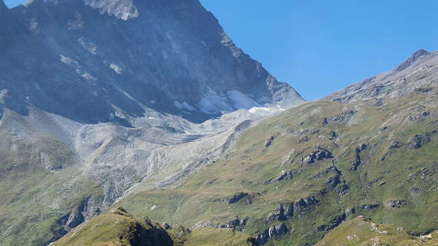 Charmontane au centre du monde