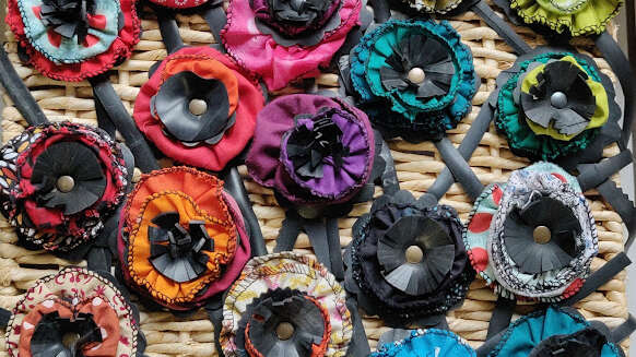 Atelier : fabrication d’une broche-fleur de botte