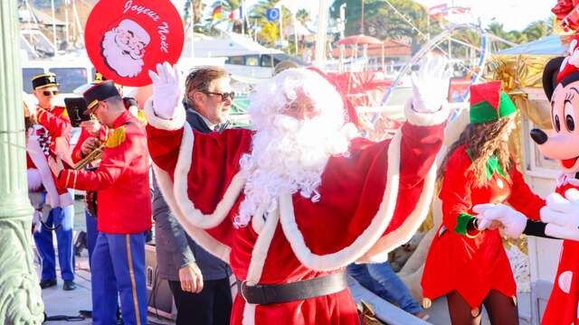 Arrivée en bateau du Père Noël et de ses lutins | Noël à Sanary 2024