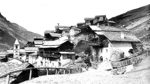 Visite nocturne, guidée et contée : La passeggiata de Saint-Véran