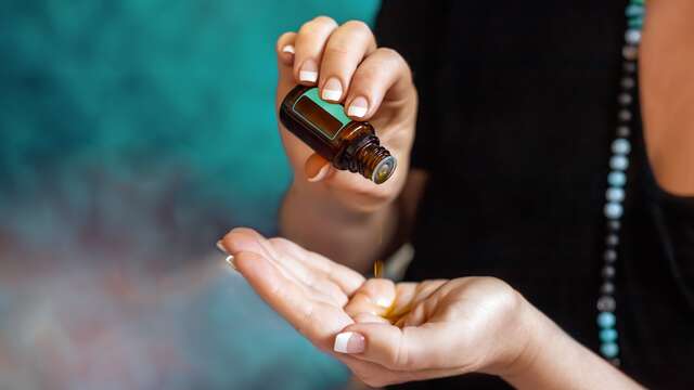 Atelier découverte Aromatouch des mains avec Anne Crouzet - Festival Hygge