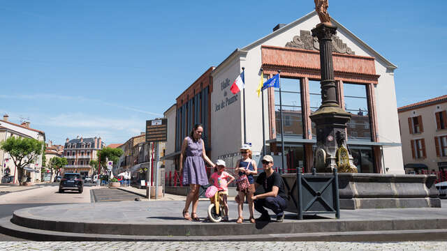 Vic le Comte seasonal office