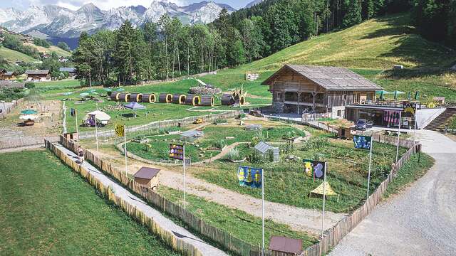 La Source, un parc de jeux et une exploration de l'Alpe