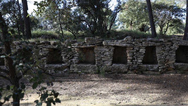 Cornillon-Confoux - Sentier du Mur des Abeilles