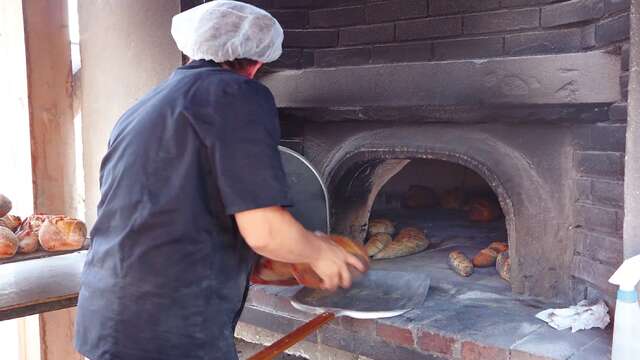 Visit Rendez-vous at the bakery