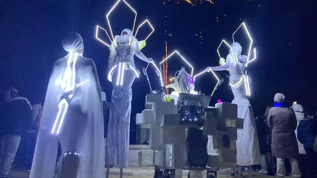 REVEILLON DE NOEL : Déambulation "Brises Astrales"