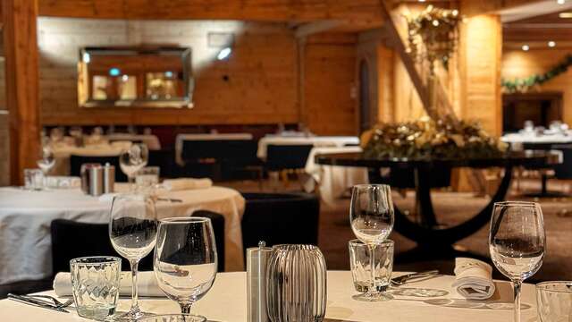 La Brasserie M / Le M Bar