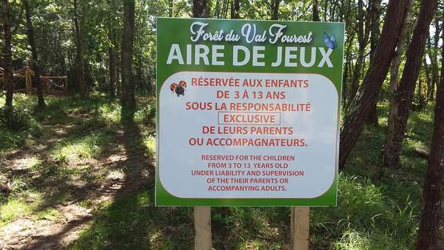 Aire de pique-nique et jeux - Base de loisirs de Monclar-de-Quercy