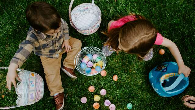 Chasse aux œufs et kermesse jeux