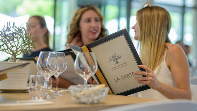 Soirée dégustation de vins de Bordeaux et karaoké à la Table des Oliviers