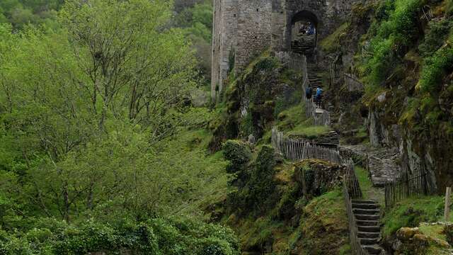 Visite théâtralisée "Les Tours de Merle se la racontent !"