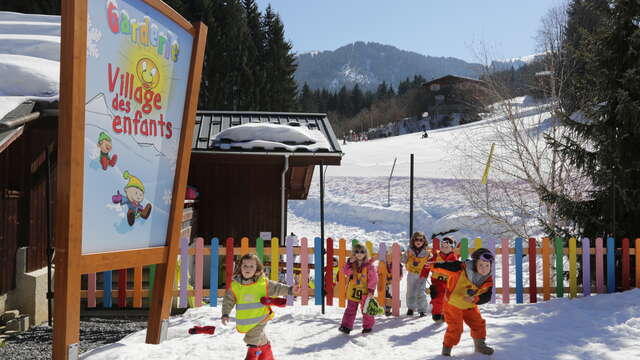 Day care + introduction to skiing