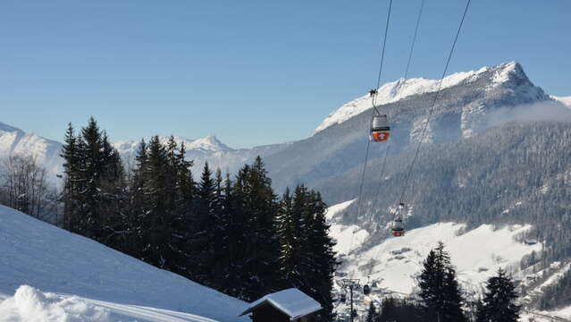 Borne de rechargement mobile au Village