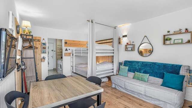 Le Bois d'Aurouze 1027 N