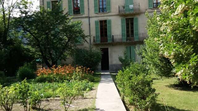 2 Room Apartment, Avenue Paul Martin