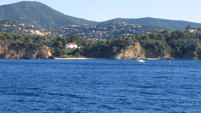 Promenade de la Côte des Maures - Vedettes Îles d'Or et Le Corsaire