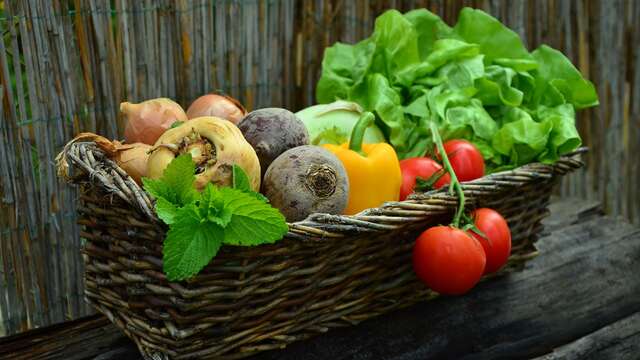 Marché avec des producteurs