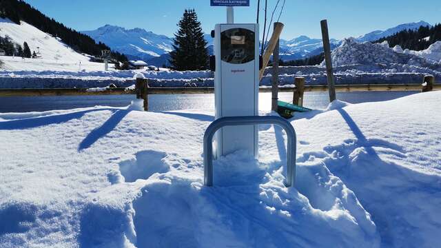 Borne de recharge véhicules électriques des Saisies