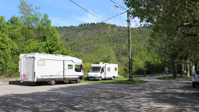 Aire de service et de stationnement camping-cars