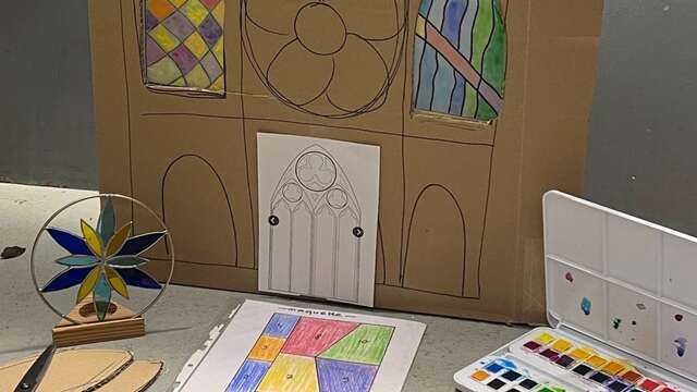 Atelier artistique autour du vitrail