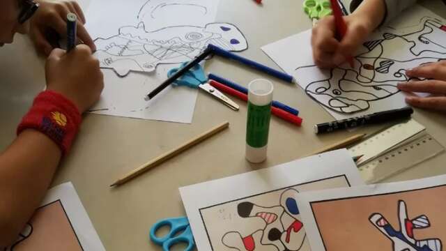 Atelier créatif à l'abbaye de Beaulieu-en-Rouergue : "A la manière de Dubuffet"