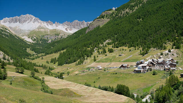 Trail - Boucle Ville-Vieille, lac de Roue, Souliers